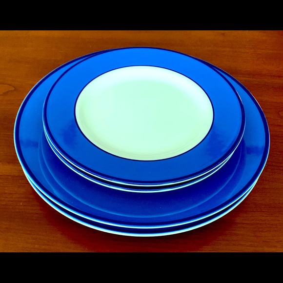 Set of 4 beautiful glossy cobalt blue & white porcelain plates made in Italy - Picture 2 of 10